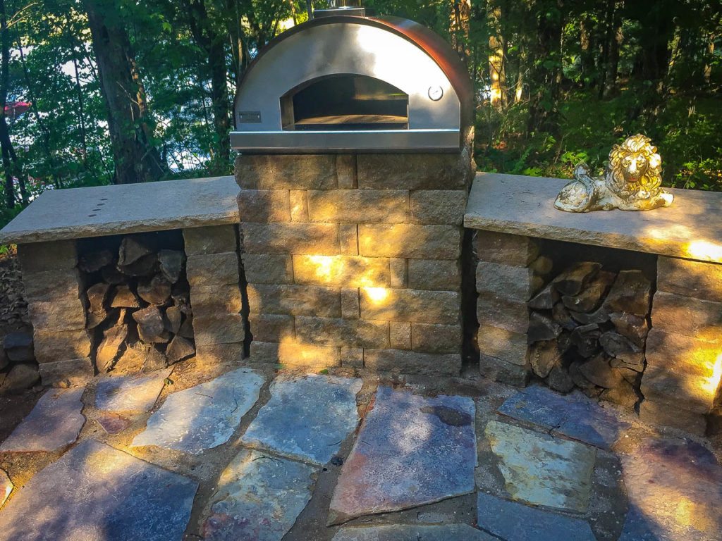 The new pizza oven stand