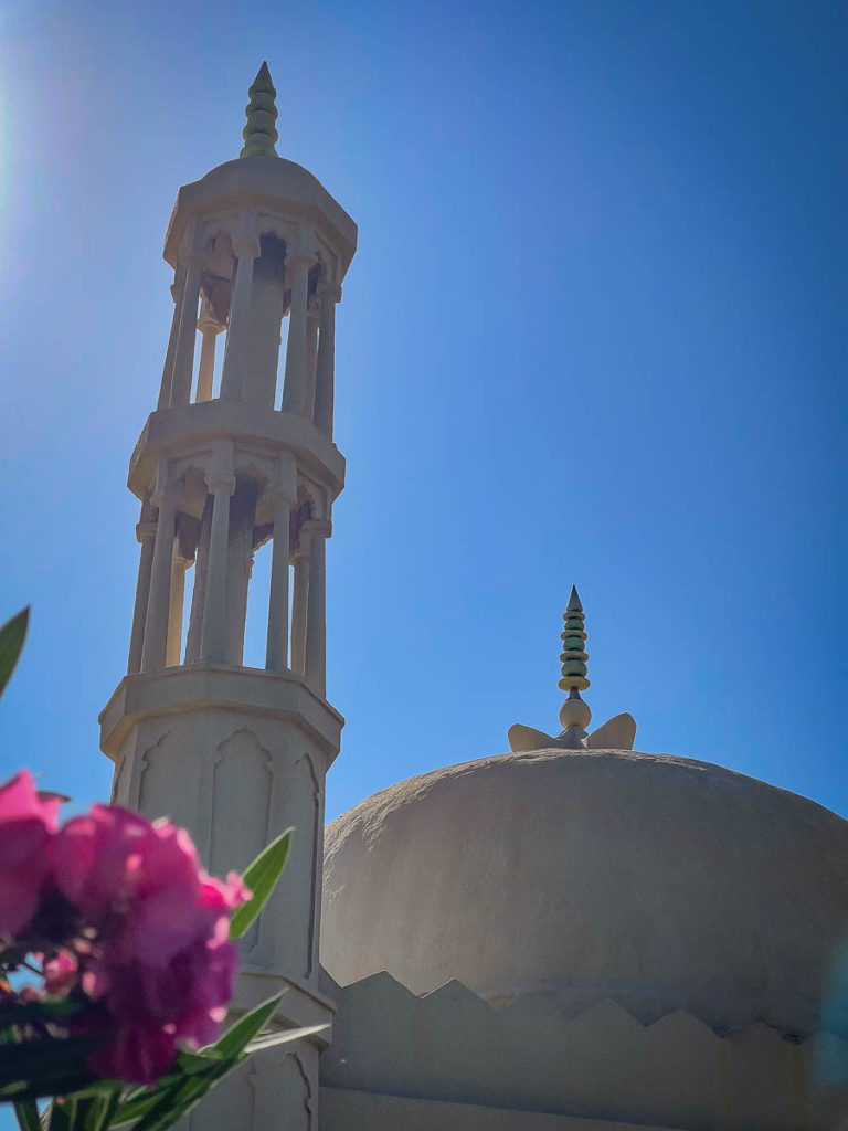 Another picture of the minaret and dome of the pearl mosque